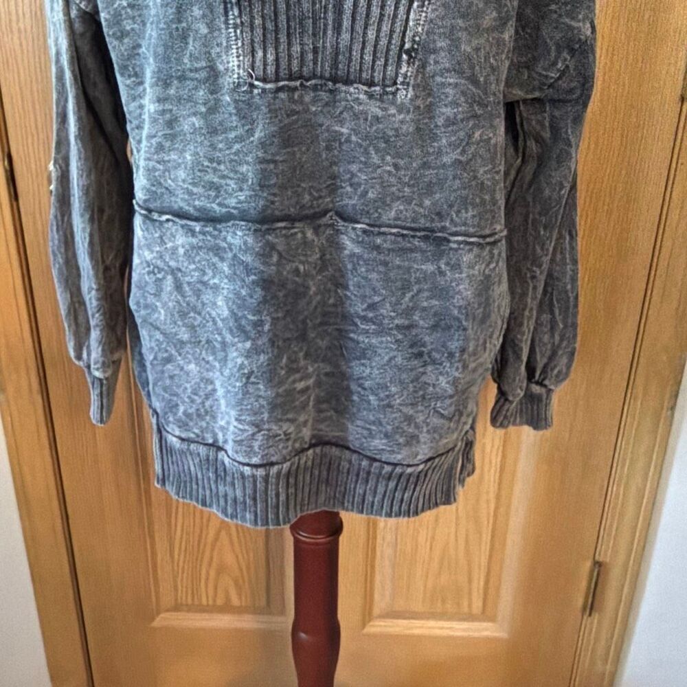 J. Her Mineral Wash Oversized Pullover Sweatshirt Ribbed V-Neck Black Small - Picture 4 of 9